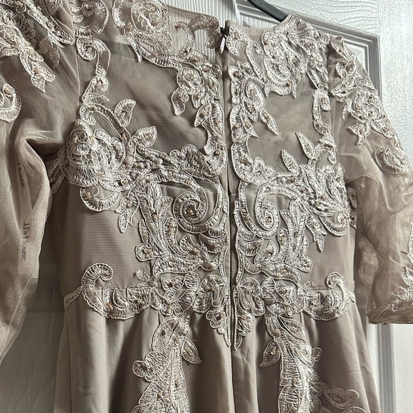 A-line Scoop Illusion Tea-Length Chiffon Lace Mother of the Bride Dress Size 2 - Picture 11 of 14